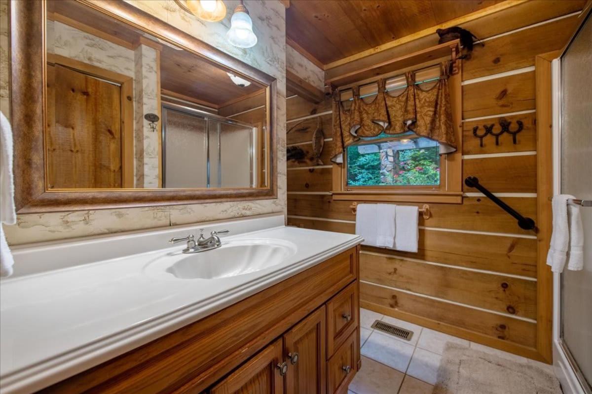 Waterfront Mountain Cabin With Hot Tub Villa Blue Ridge Buitenkant foto